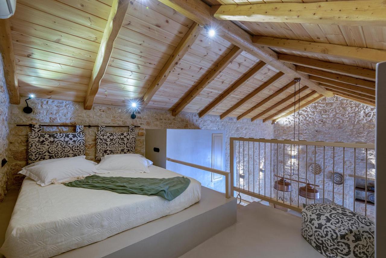 Villa Phaedra Chalki Town Bagian luar foto