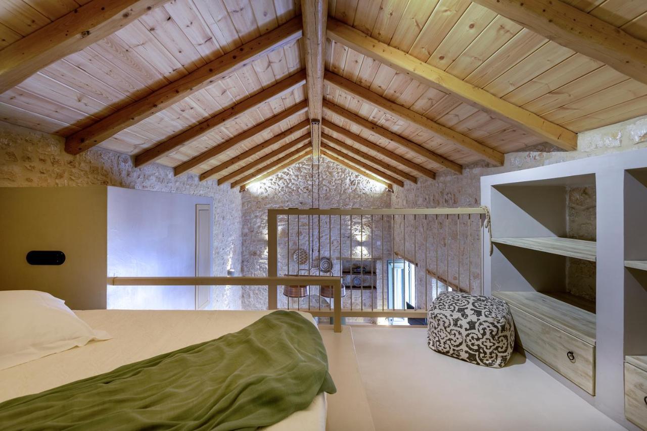 Villa Phaedra Chalki Town Bagian luar foto