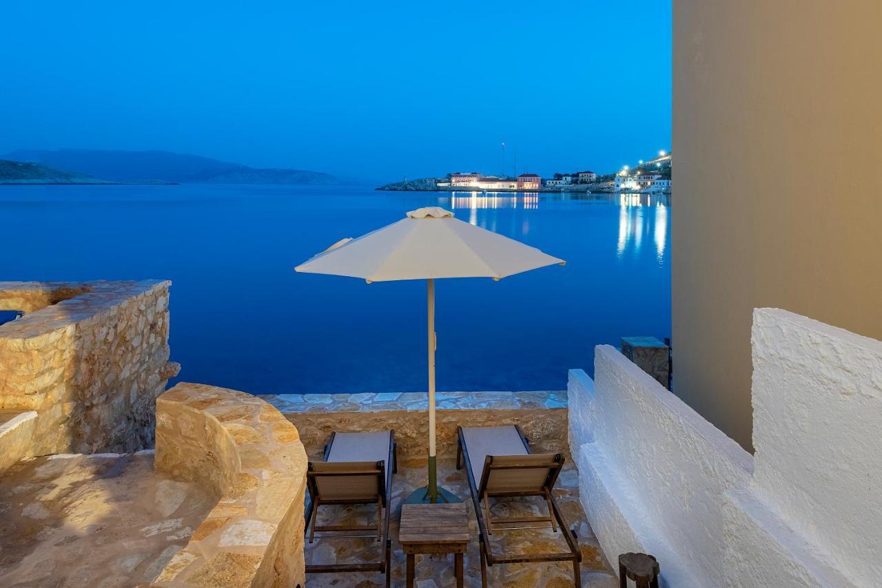 Villa Phaedra Chalki Town Bagian luar foto